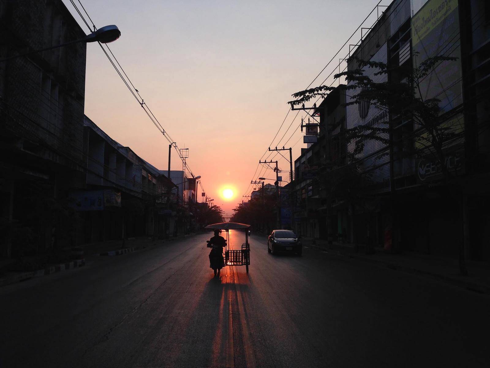 tuk-tuk-chiang-mai-thailand-sunrise-2014-travel.jpg