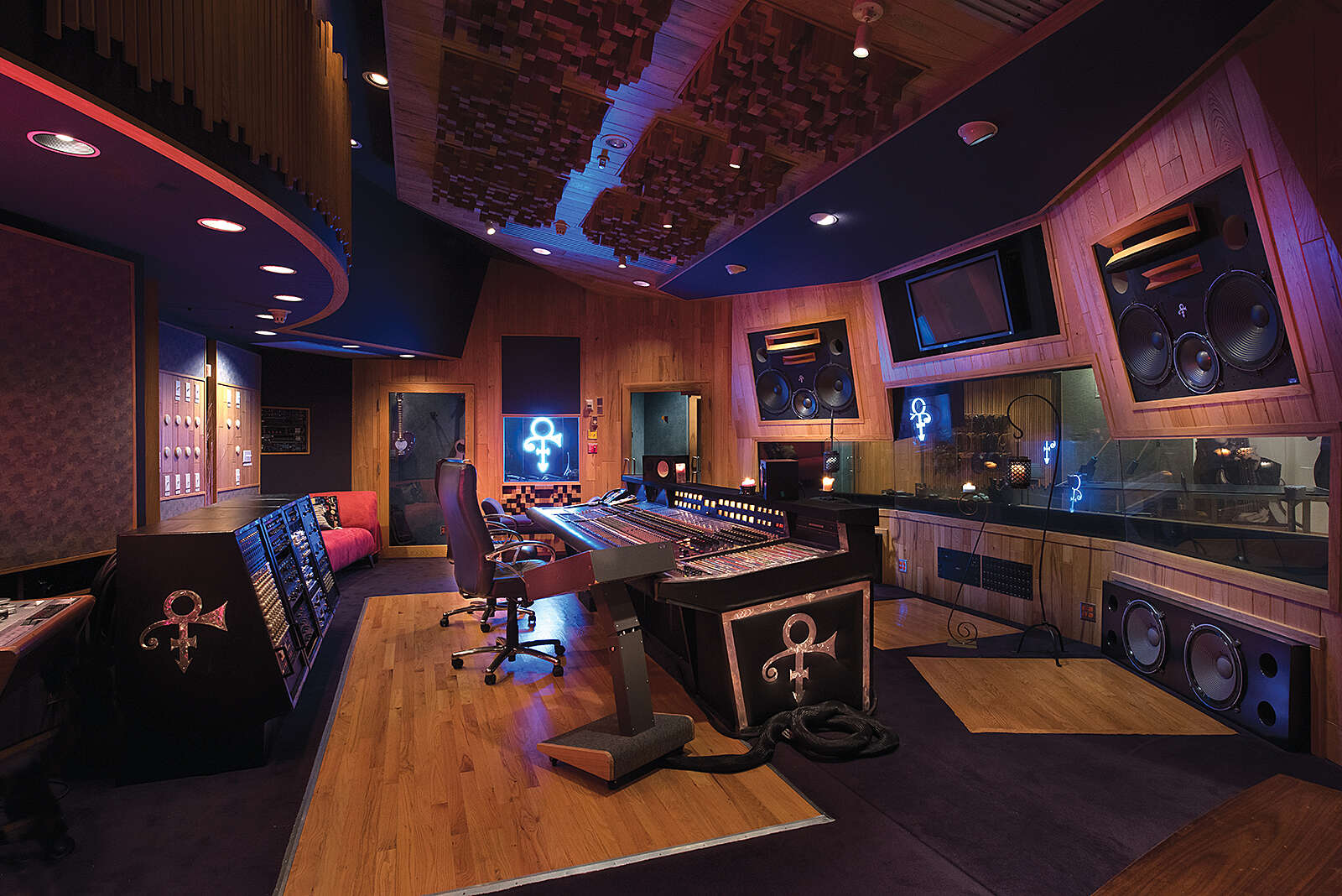 03-Paisley-studio-b.jpg