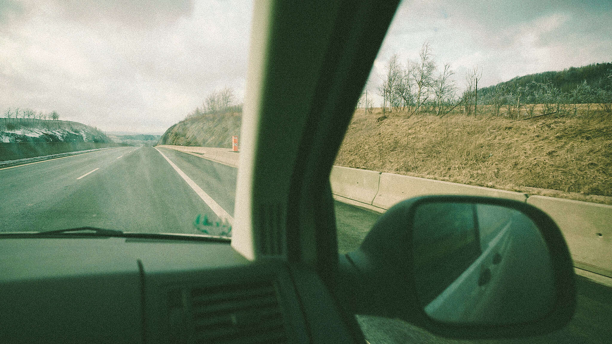 r-02.jpg