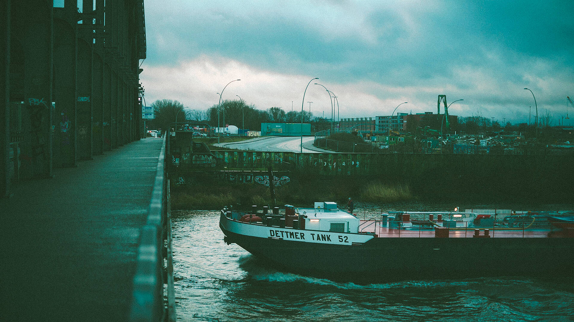 r-01.jpg