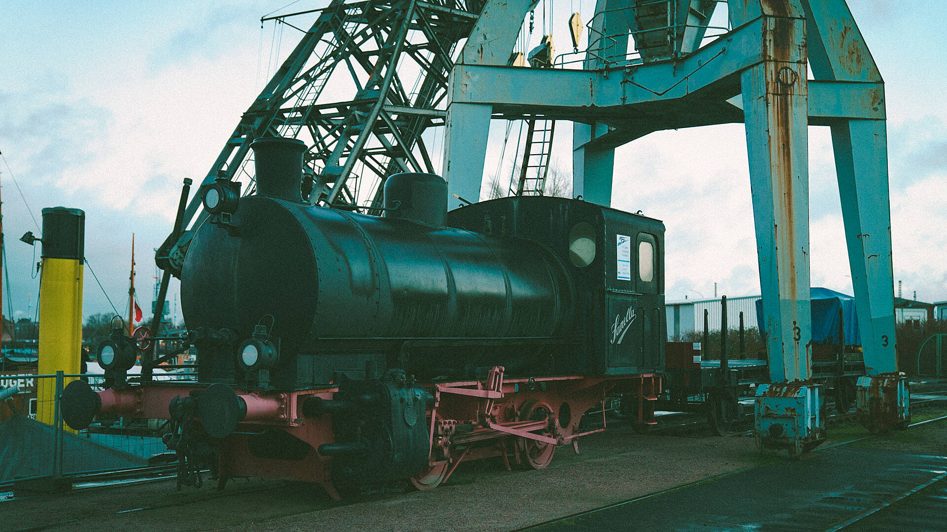 r-04.jpg