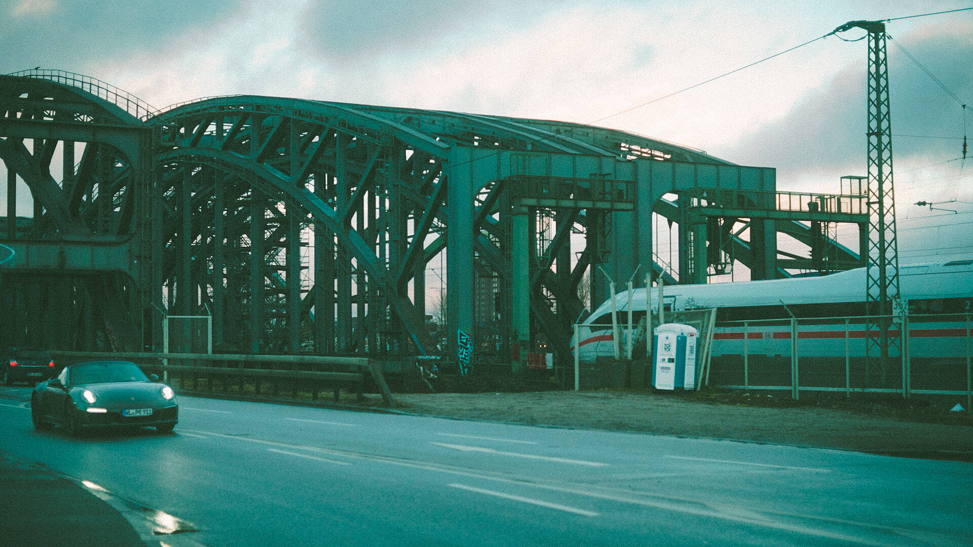 r-02.jpg