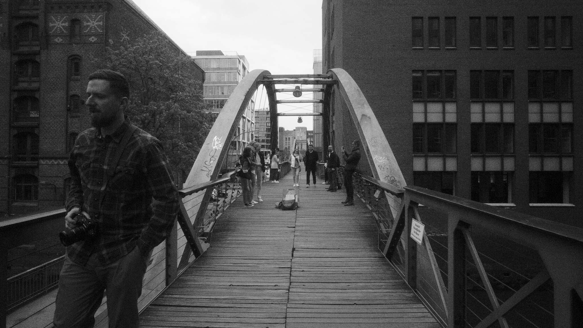 r-13.jpg