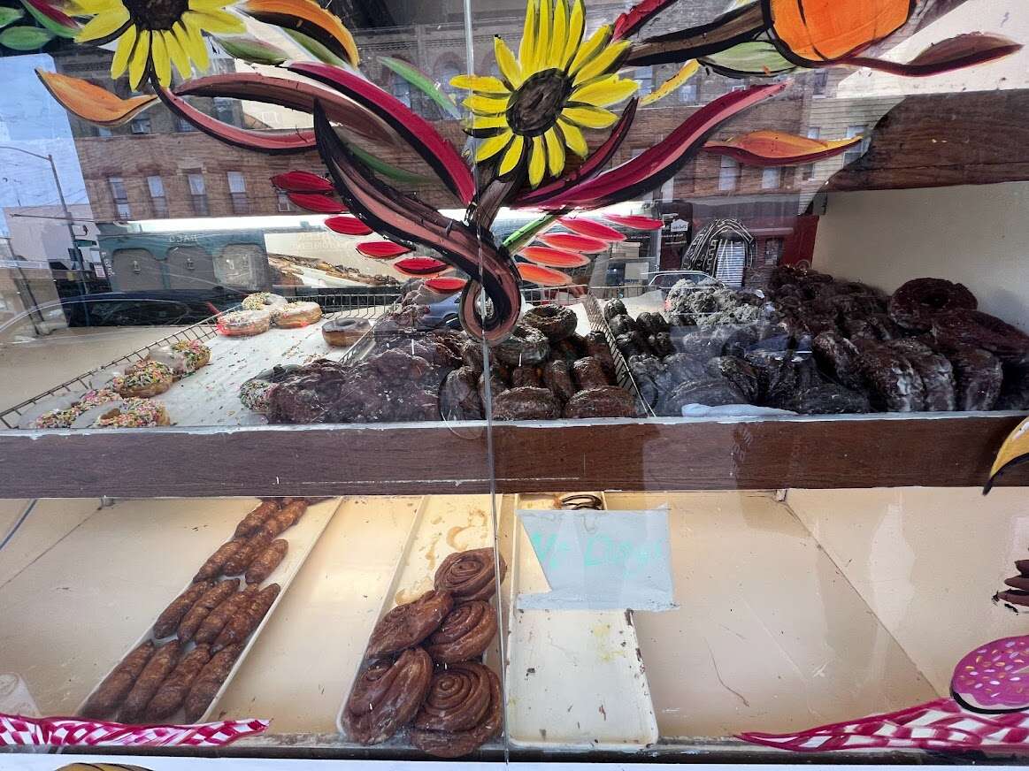 41 moe's doughs.jpg