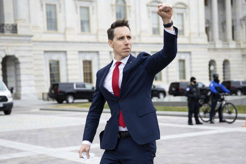 JoshHawleyFistPump_21006849368171-1024x683.jpg