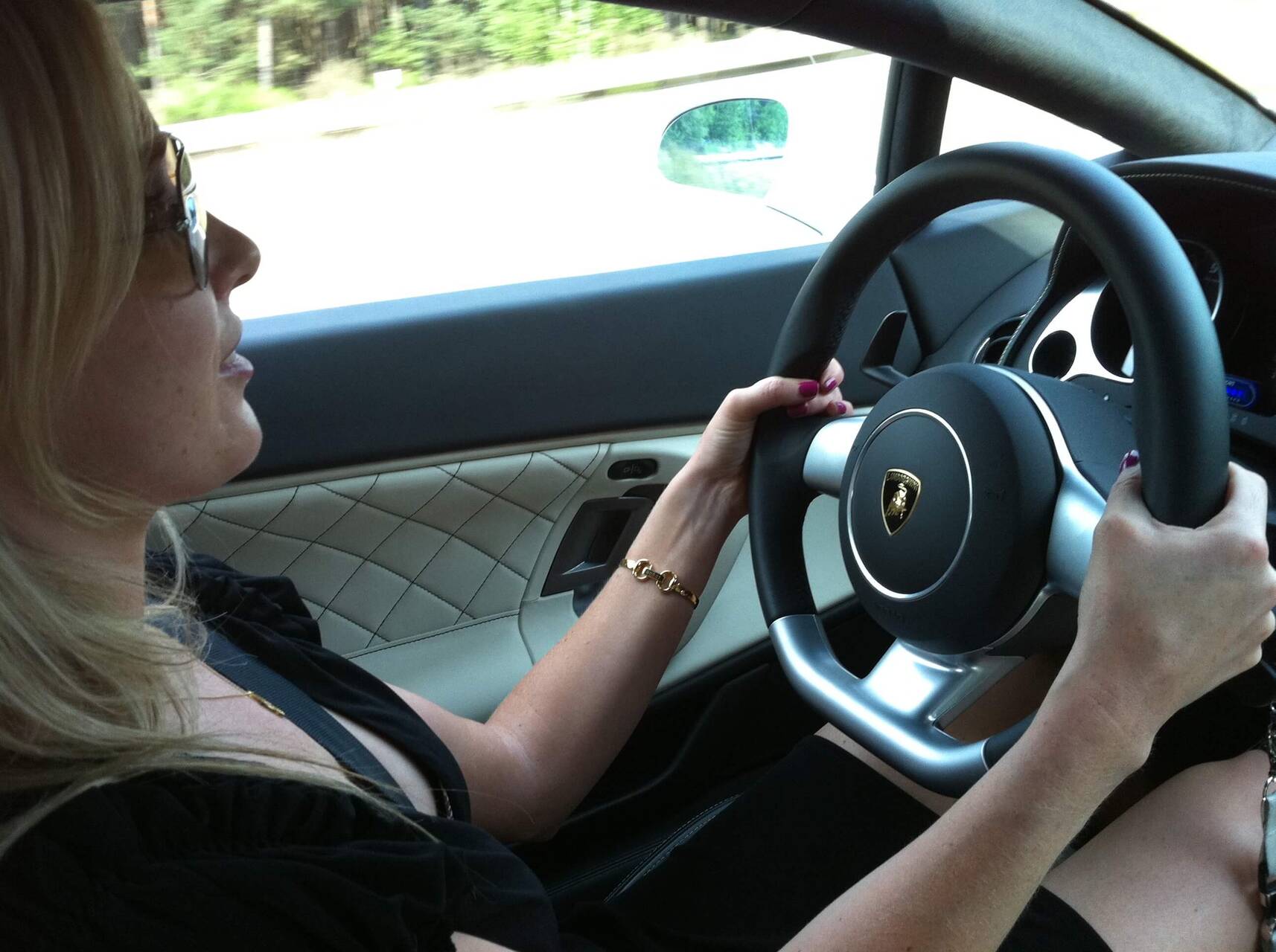jamie-driving-lamborghini.JPG