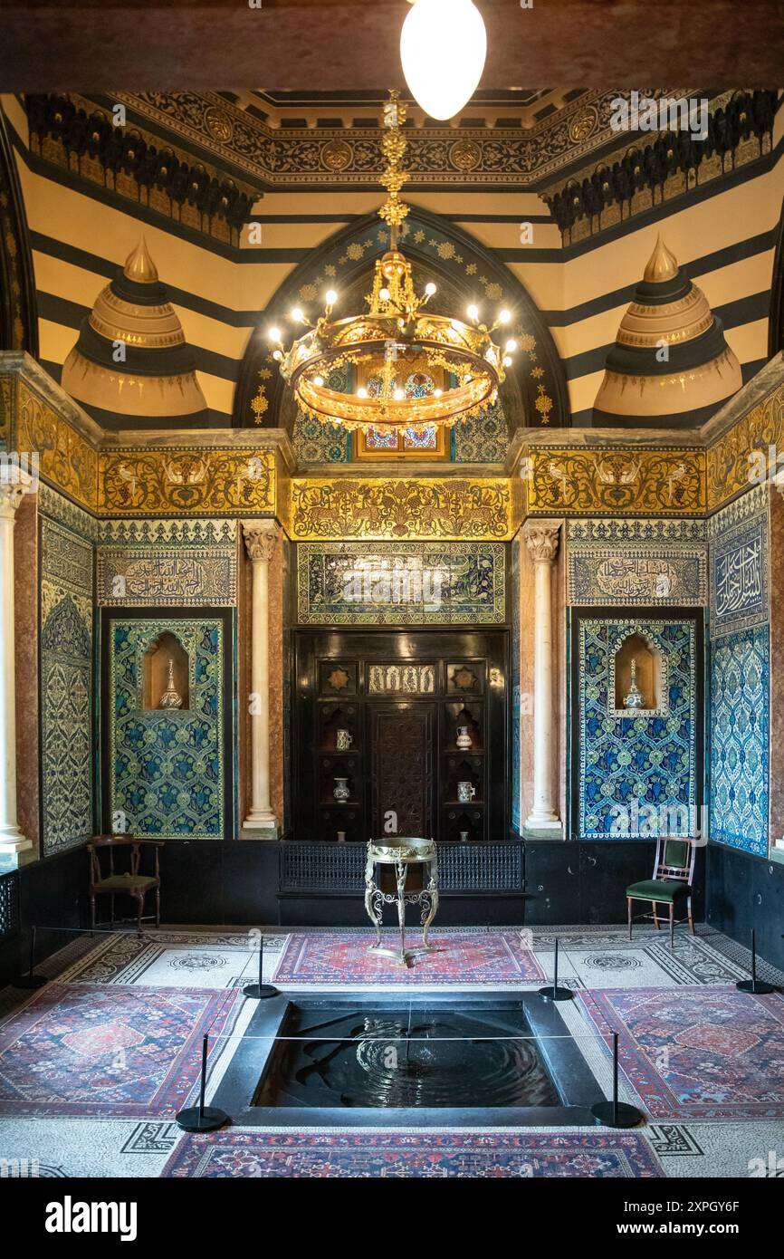 the-arab-hall-leighton-house-museum-london-uk-2XPGY6F.jpg