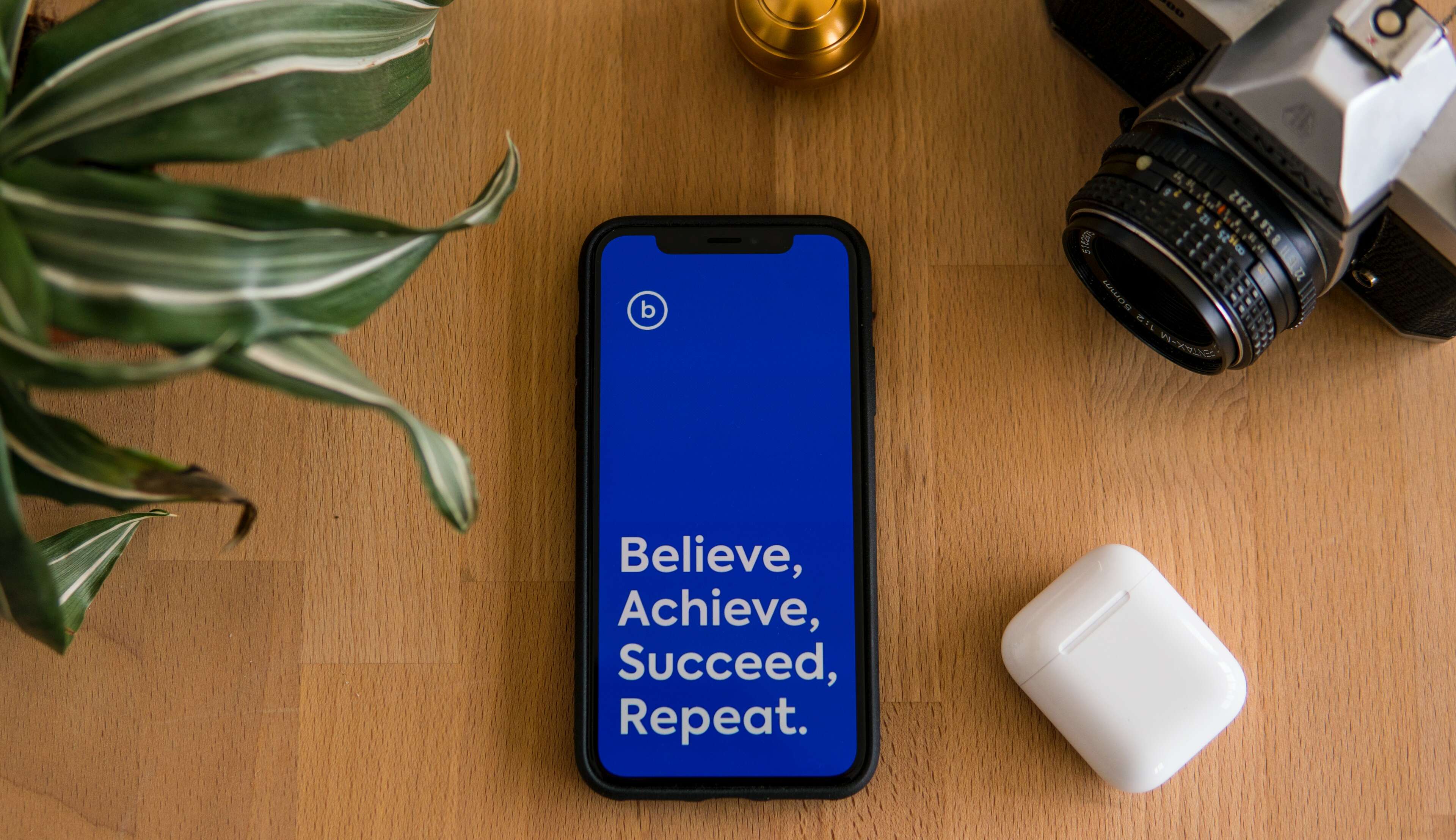 brando-makes-branding-ljurPRAnLAQ-unsplash.jpg