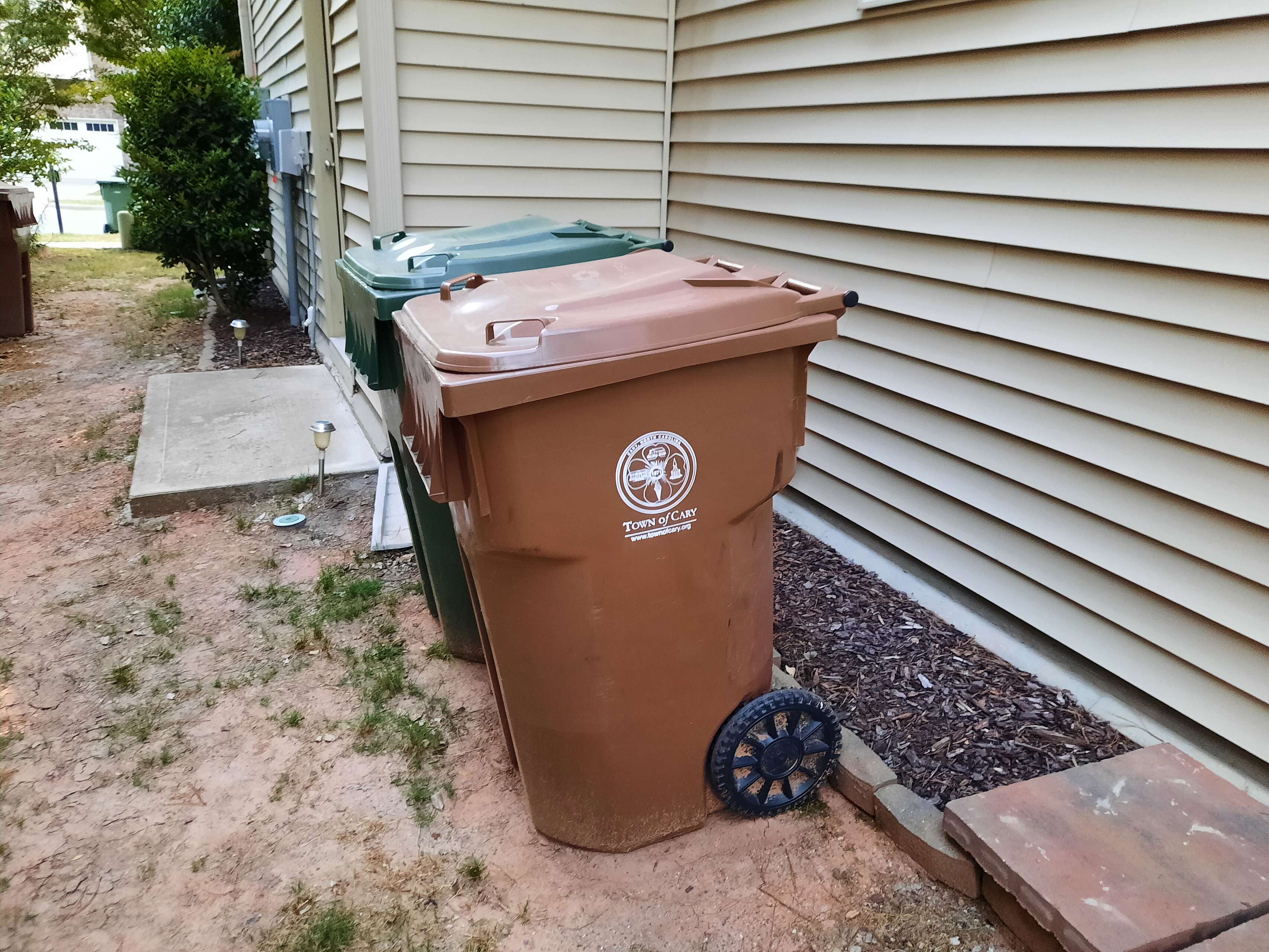 Trash Cans2_May 2021.jpg